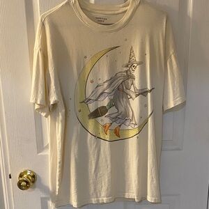 American Eagle Halloween witch Cream Graphic Tee
